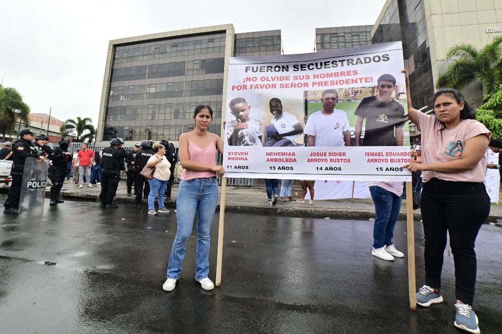 Ecuador menores quemados