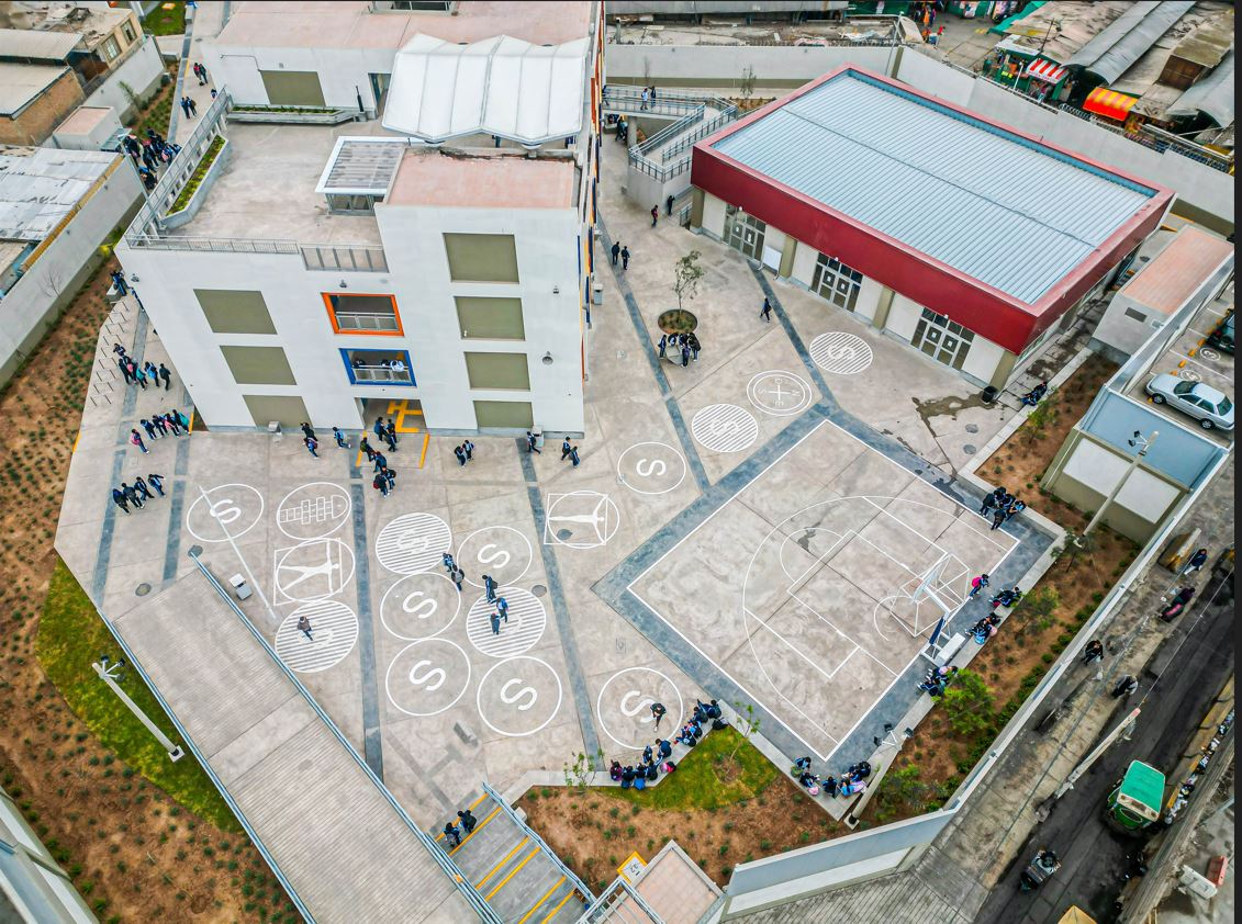 escuela bicentenario cerro san cosme