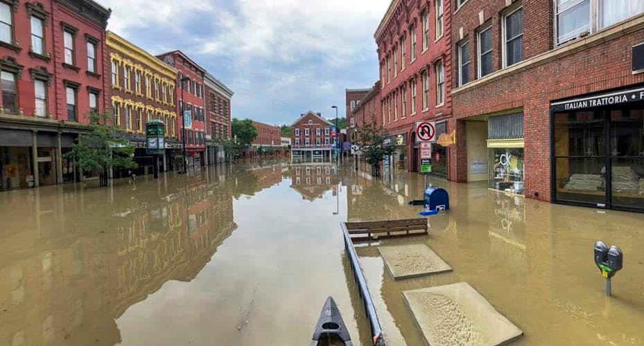 Estados Unidos evacúa pobladores por inundaciones "históricas"