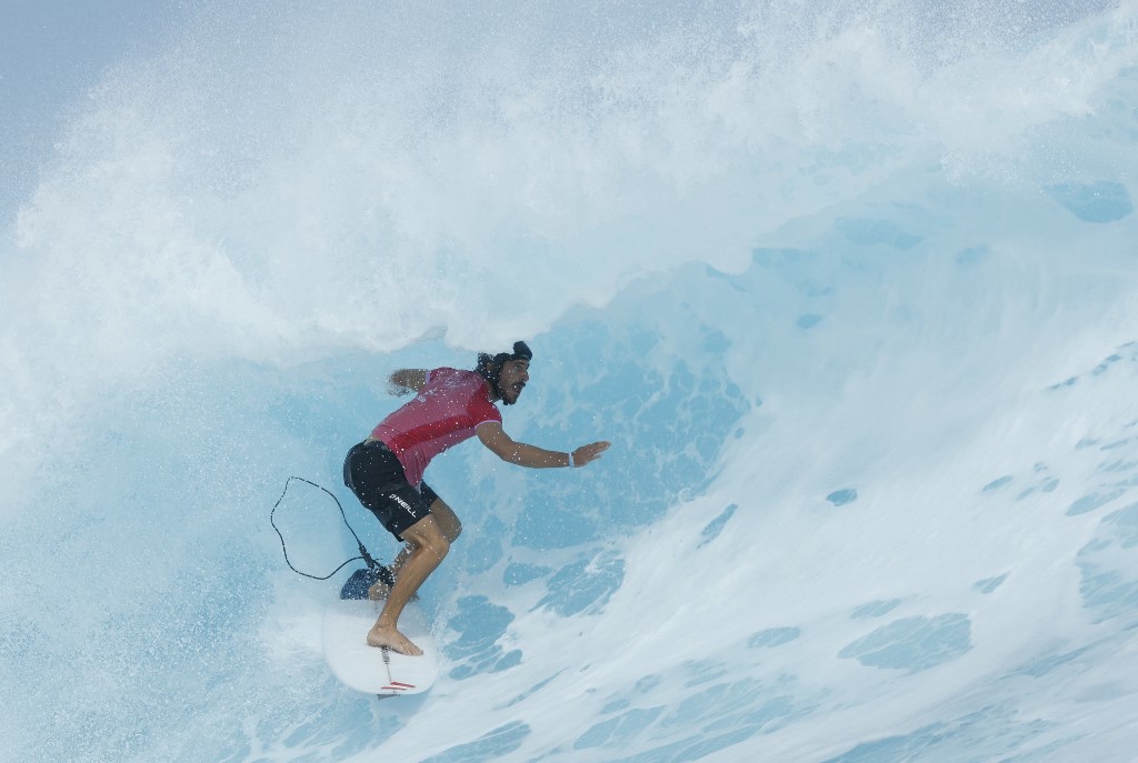 Alonso Correa afrontará las semifinales de surf masculino en Paris 2024