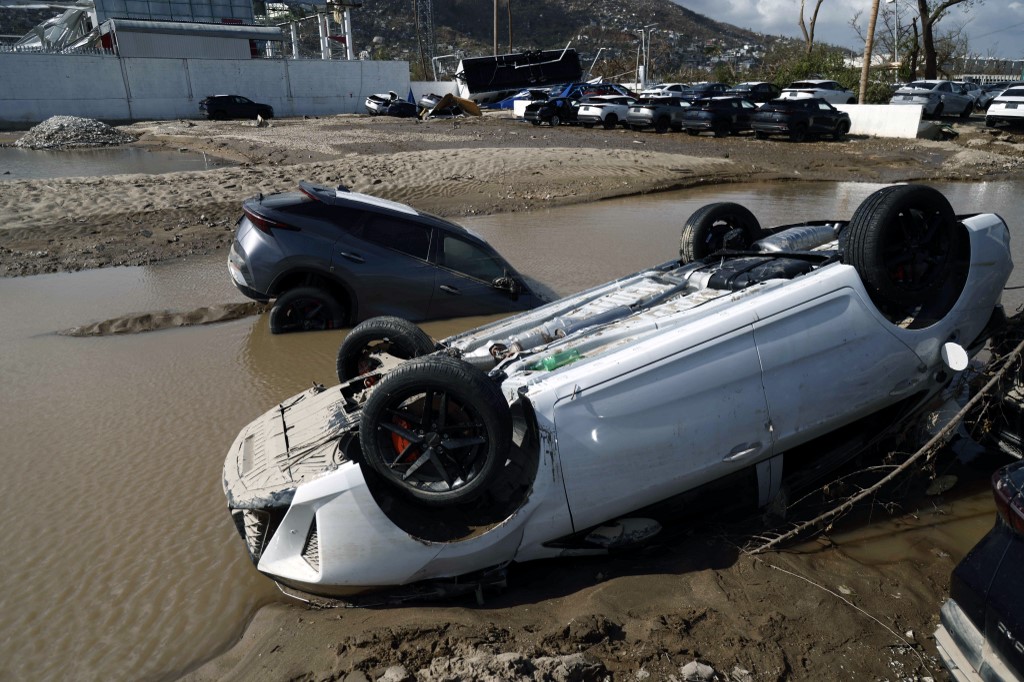 huracan otis en mexico