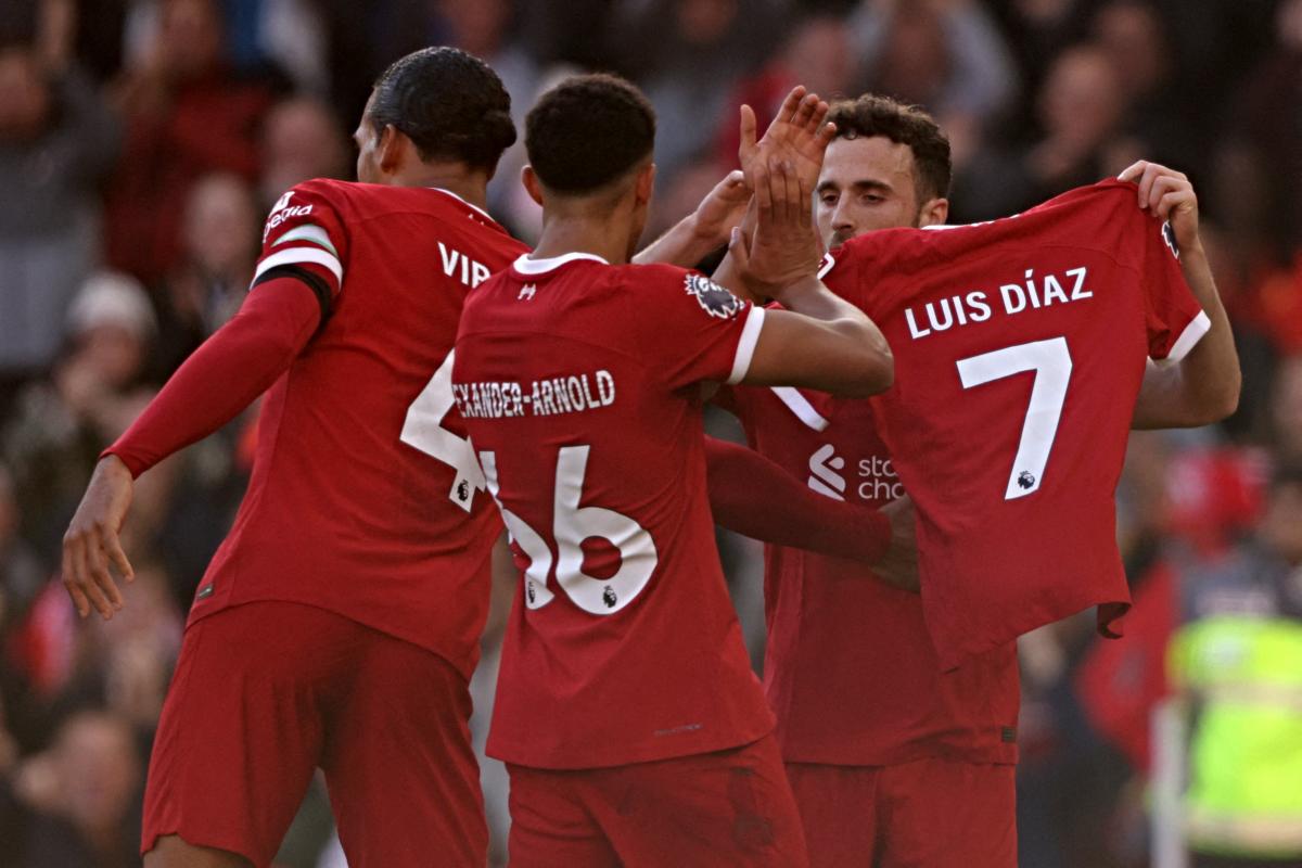Luis diaz: Sus compañeros del Liverpool le brindan su apoyo en homenaje con en un gol en este duro momento. 