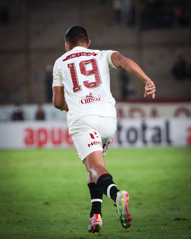 EDISON FLORES - UNIVERSITARIO