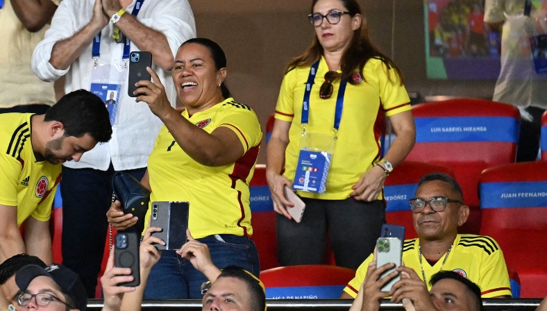 Padres Luis díaz Colombia Brasil celebran goles