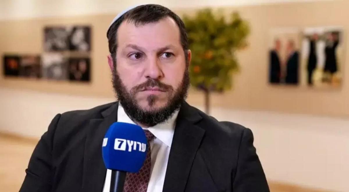 Ministro de Israel Amichay Eliyahu que había sugerido que la bomba nuclear "sería una opción" de ofensiva contra Hamás